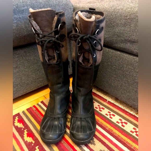 UGG Tall winter boots. Black leather & Grey suede, grey shearling interior. - Picture 1 of 4